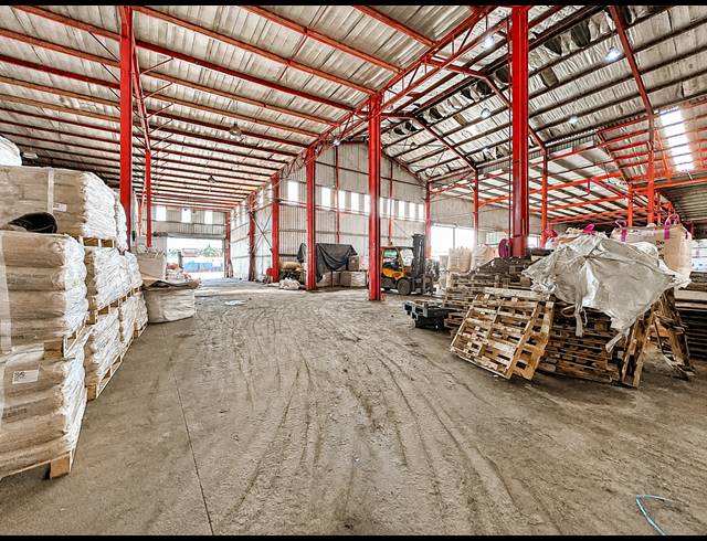 7,618M² WAREHOUSE FOR SALE IN MOBENI